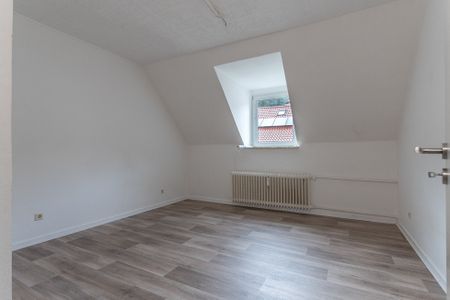 Ca. 51 m² große 2-Zimmer-Dachgeschosswohnung mit Tageslichtbad in Hagen-Eilpe - Foto 2
