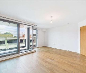 Cromwell Road, Redhill, Surrey, RH1 - Photo 2