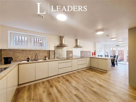 1 bedroom in a house share to rent - Photo 4