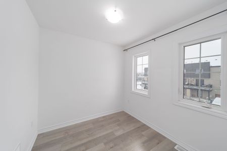 For Lease - 8 Wagon Lane, Barrie, Ontario - Photo 4