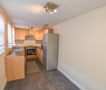 3 bed House - Mid Terrace for Rent - Photo 6