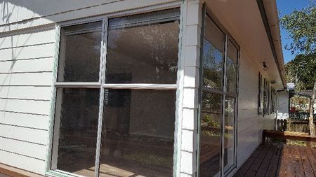 Property Management1 Glenbervie Cres, Massey - House for Rent - Photo 2