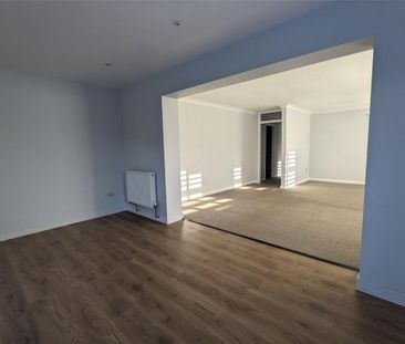 2 bedroom bungalow to rent - Photo 2