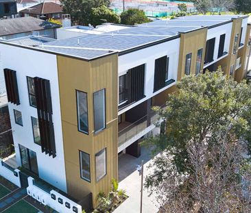 Brand-New ! Exceptional 4-Bedroom Townhouse for rent in Prestigious... - Photo 2