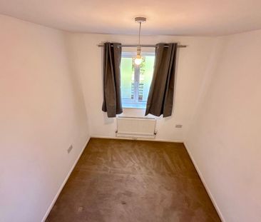 2 bedroom ground floor flat to rent - Photo 3