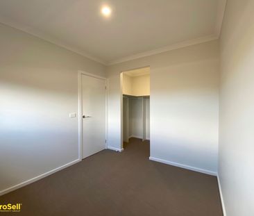 9 Sedge Street, Mambourin - Photo 2