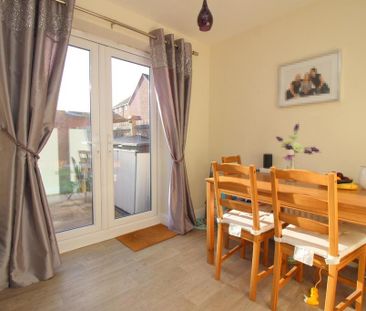 3 bedroom terraced house to rent - Photo 5