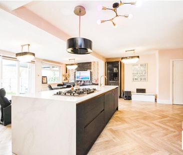 4 bedroom detached house to rent - Photo 1