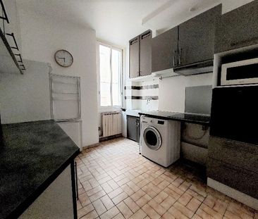 Appartement 3 pièces 56m2 MARSEILLE 2EME 790 euros - Photo 2