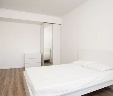 Room in a 7-Bedroom Apartment in Alvalade - Foto 6