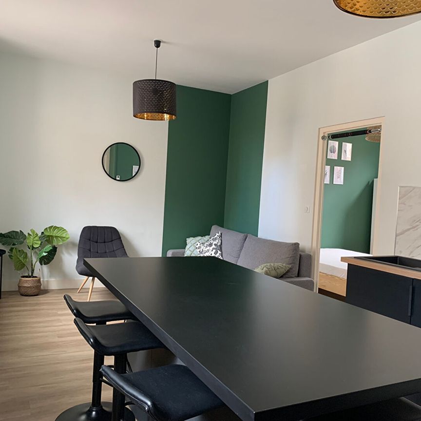 GARE – T2 MEUBLE – 40.05 M² - Photo 1