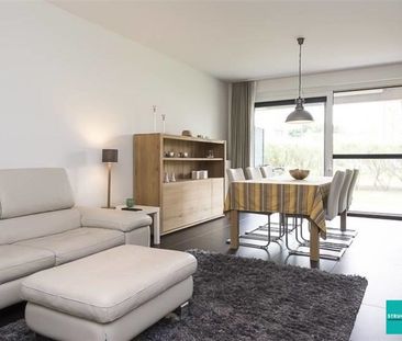 Gelijkvloers appartement met parking gelegen in een groene omgeving - Photo 5