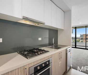 Riverside living meets city convenience - Photo 4