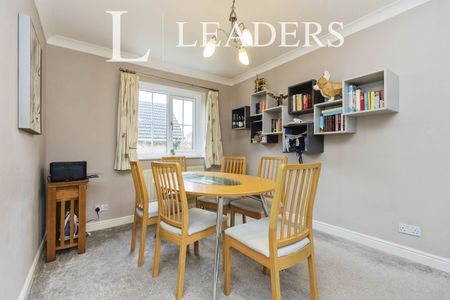 4 bedroom house to rent Chervil Close, Manchester, M14 - Photo 2