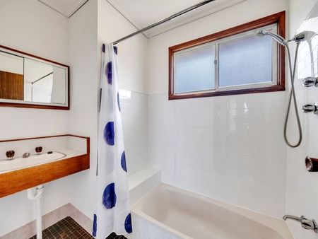 76 Hargreaves Rd, Middleton SA 5213 - House For Rent | Domain - Photo 2