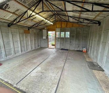 Chestnut Avenue, Hornchurch, RM12 - Photo 1