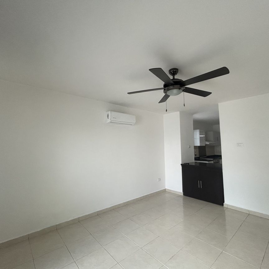 Casa de 3 recámaras, sin muebles, en Altabrisa. - Photo 1