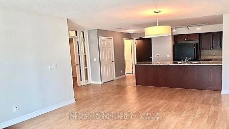 51 Lower Simcoe Street #520 - Photo 2