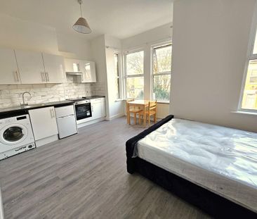 Studio to rent - Photo 2