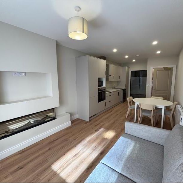 Apt 5, 5 Lower Crescent, Botanic, Belfast, BT7 1NR - Photo 1