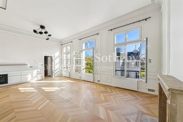 Appartement à louer à Paris 8Ème - Photo 1