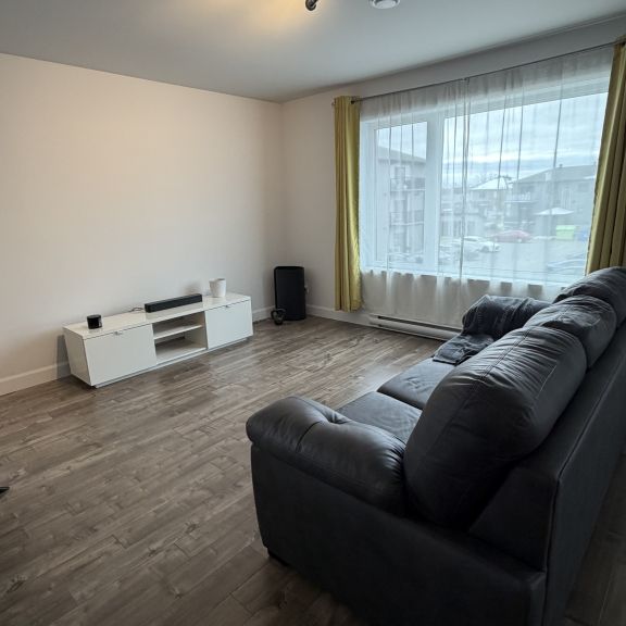 Grand Appartement 4 1/2 - Photo 1