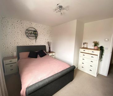 2 bedroom semi-detached house to rent - Photo 2