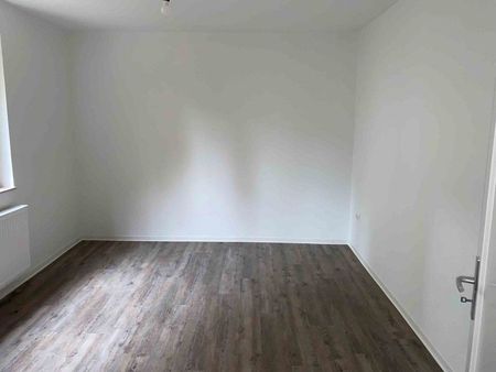 Schicke 3-Zimmer-Wohnung mit Balkon - Foto 2