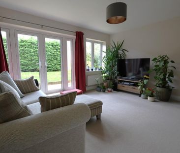 3 bedroom link detached house to rent - Photo 5