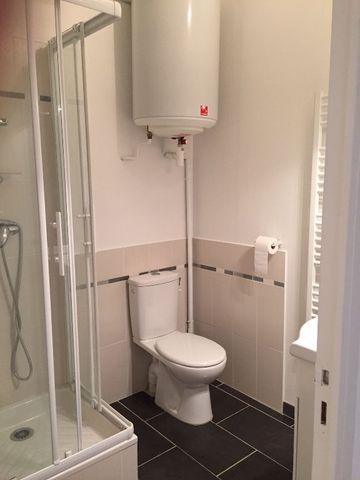 T1 BIS - RUE VICTOR HUGO - 34 m² - Photo 4