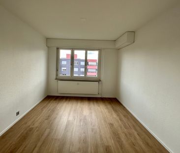 "Sanierte Familienwohnung am Wiesenplatz erster Mietzins GRATIS *" - Photo 6