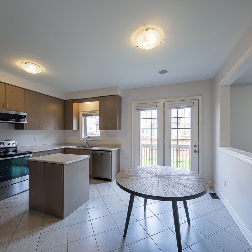 For Lease - 492 Grindstone Trail, Oakville, Ontario - Photo 1
