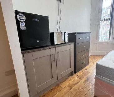 47 Malone Avenue, Belfast, BT9 6ET - Photo 2