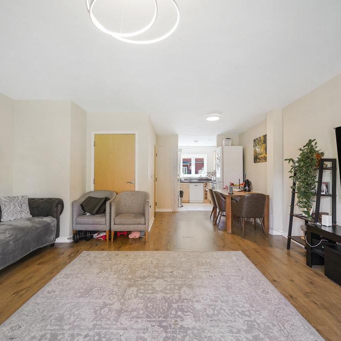 4 bedroom townhouse to rent - Photo 1