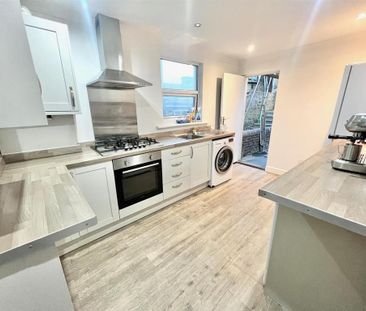 4 bedroom house share to rent - Photo 3