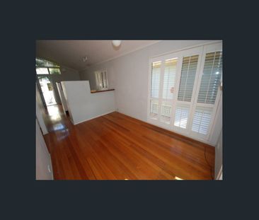 Location plus convenience.. - Photo 6