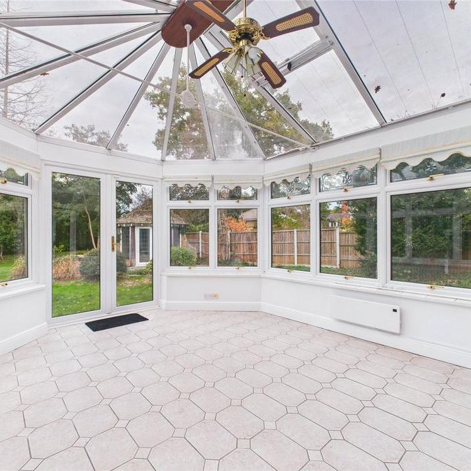 4 bedroom detached house to rent - Photo 1