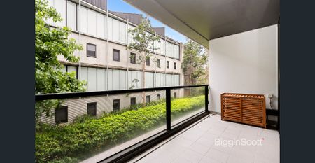 MODERN RICHMOND RETREAT MOMENTS FROM THE YARRA AND BRIDGE ROAD - Photo 2