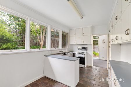 42 Henry Street, Eltham - Photo 3