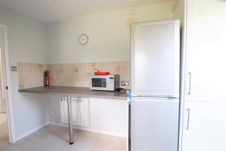 Cuthbury Gardens, Wimborne - Photo 4