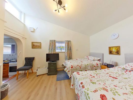 1 bedroom semi-detached bungalow to rent - Photo 1