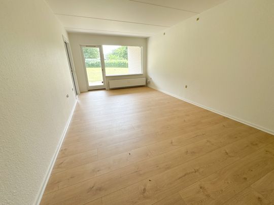 Lys og dejlig 2-værelses lejlighed med terrasse - Photo 1