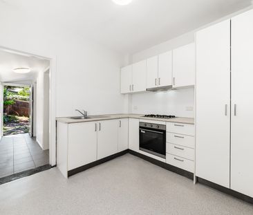 954 Elizabeth Street, Zetland NSW 2017 - House For Rent | Domain - Photo 3