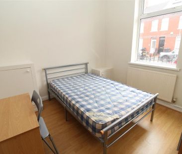 3 bedroom private hall to rent - Photo 5