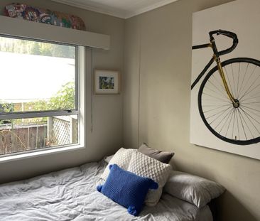 Perfectly Located, Tidy, Semi Modern Living - Photo 5