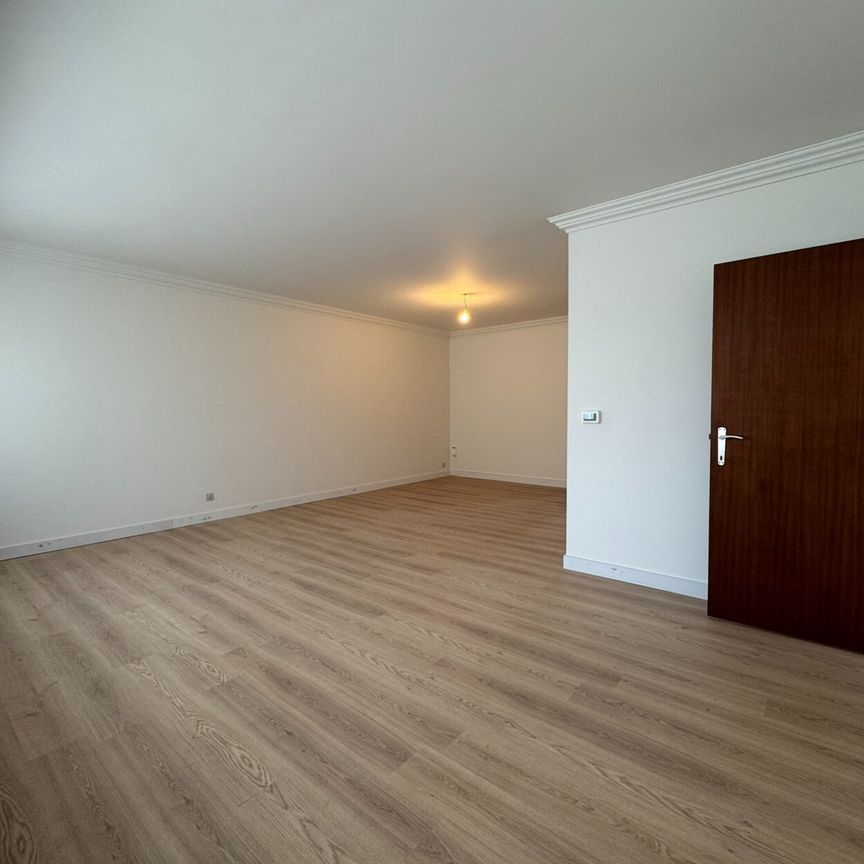 Gerenoveerd 3-slaapkamer appartement met garagebox in centrum Turnhout - Photo 1