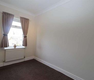 South Park Road, Macclesfield, Cheshire, SK11 - Photo 2