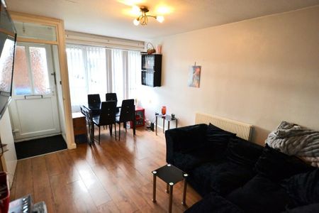 1 bedroom ground floor maisonette to rent - Photo 3