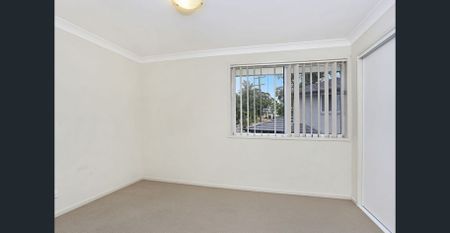 NEAT AND TIDY TOWNHOUSE - Photo 4