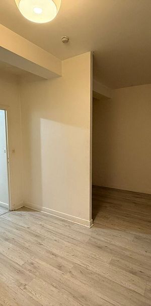 Location Appartement 1 pièce 35m² - Photo 1